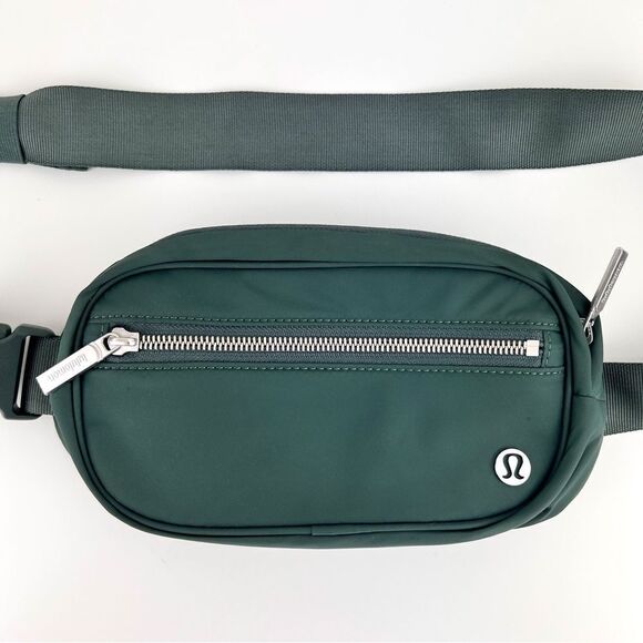 Lululemon Wunderlust Belt Bag - Picture 4 of 10
